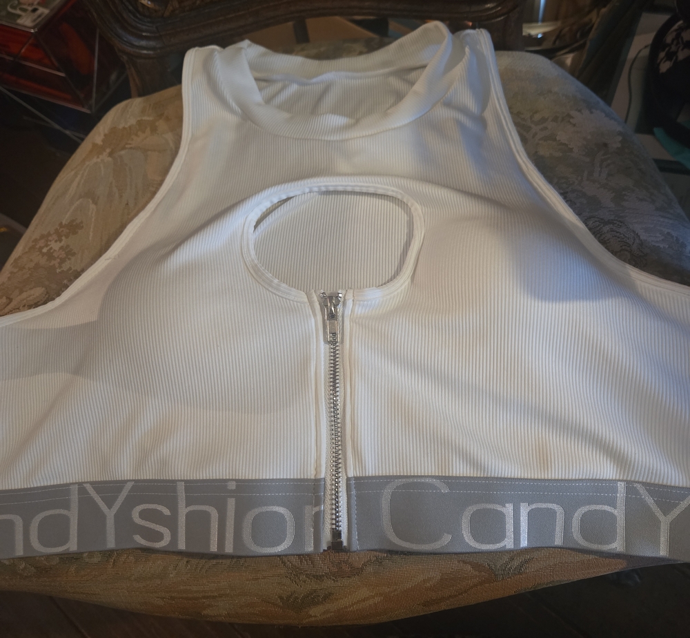 4x White Front-Zip Ribbed Crop Top with Keyhole